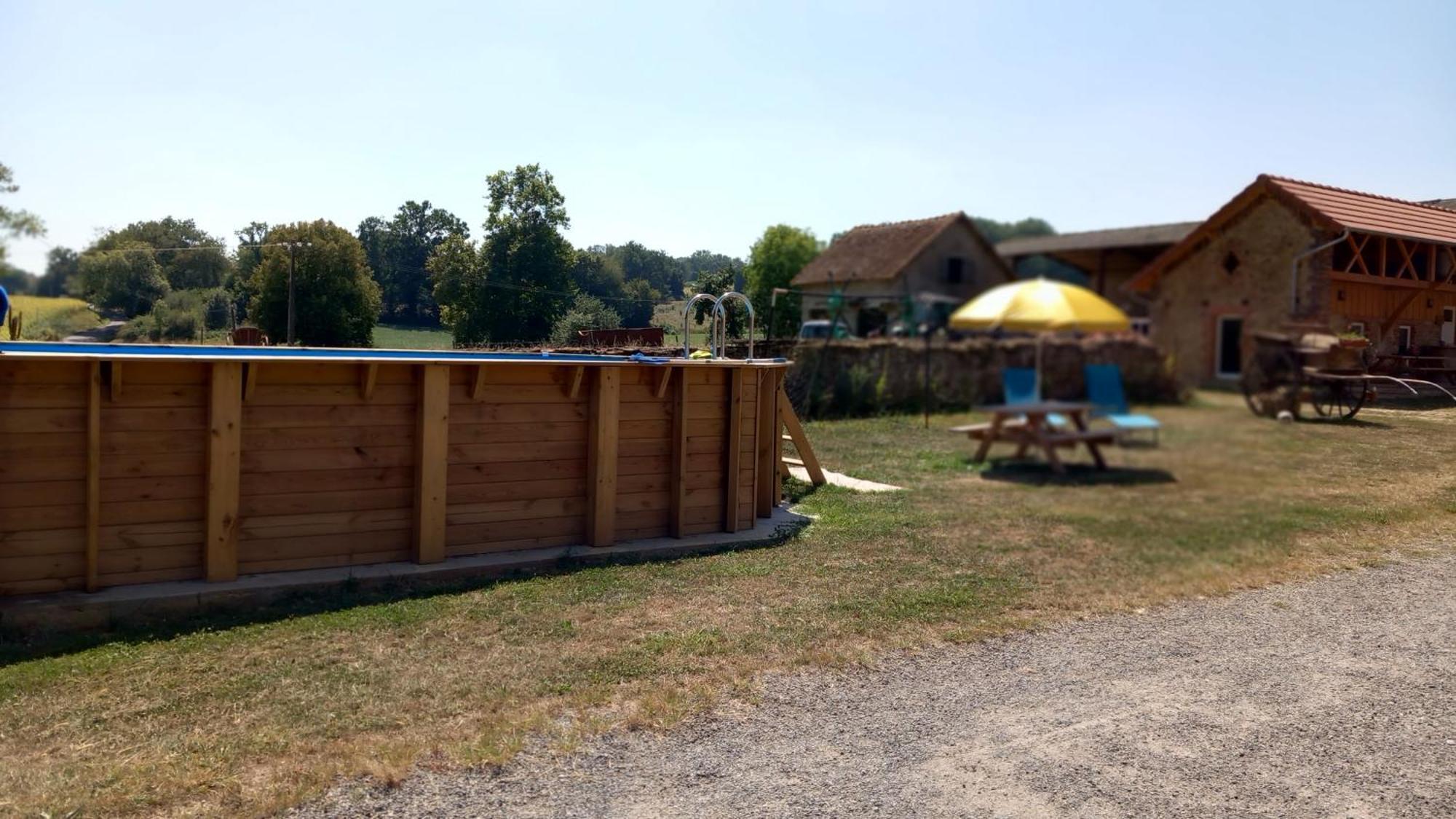 Gite A La Ferme Bassillon-Vauzé Buitenkant foto